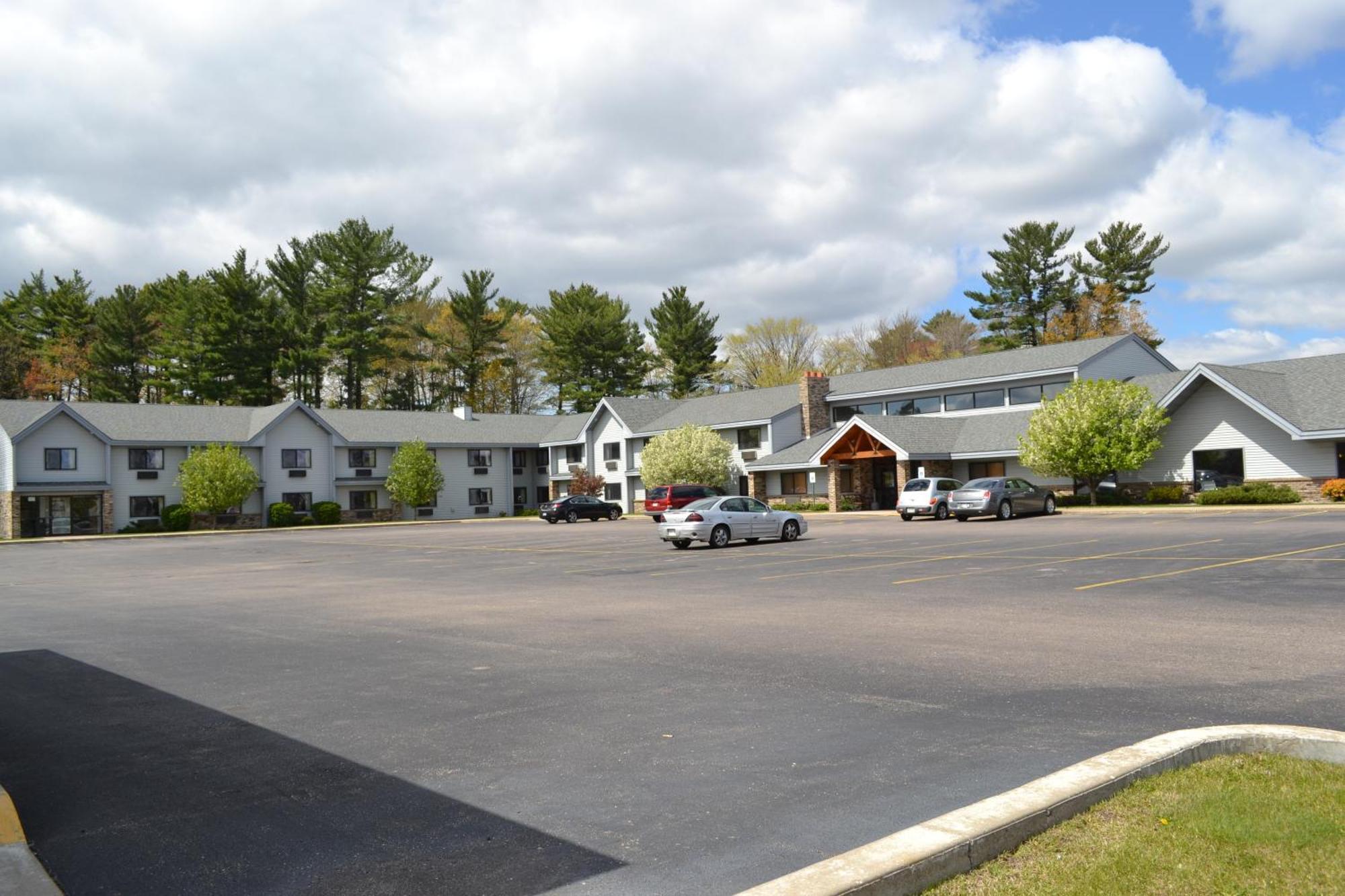 Cobblestone Hotel & Suites - Wisconsin Rapids Exterior foto